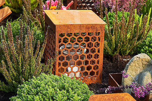Bienenhain_3_1110x739.jpg  